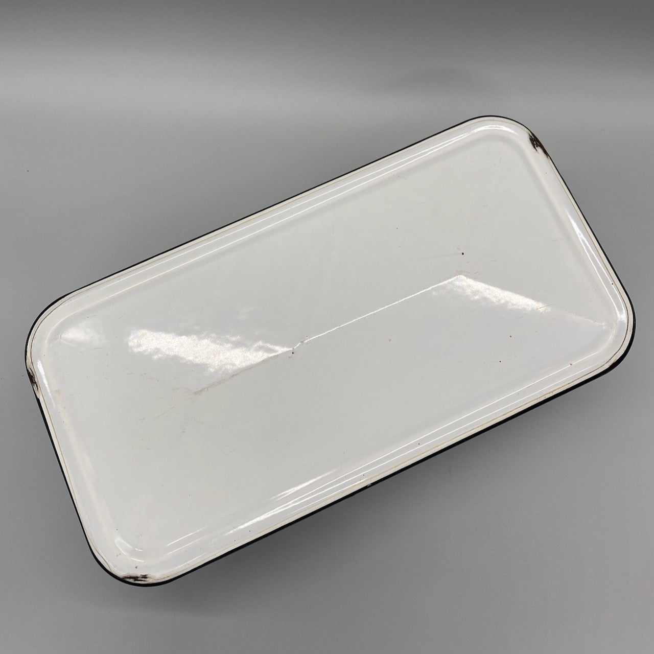 White Enamel Pan with Lid