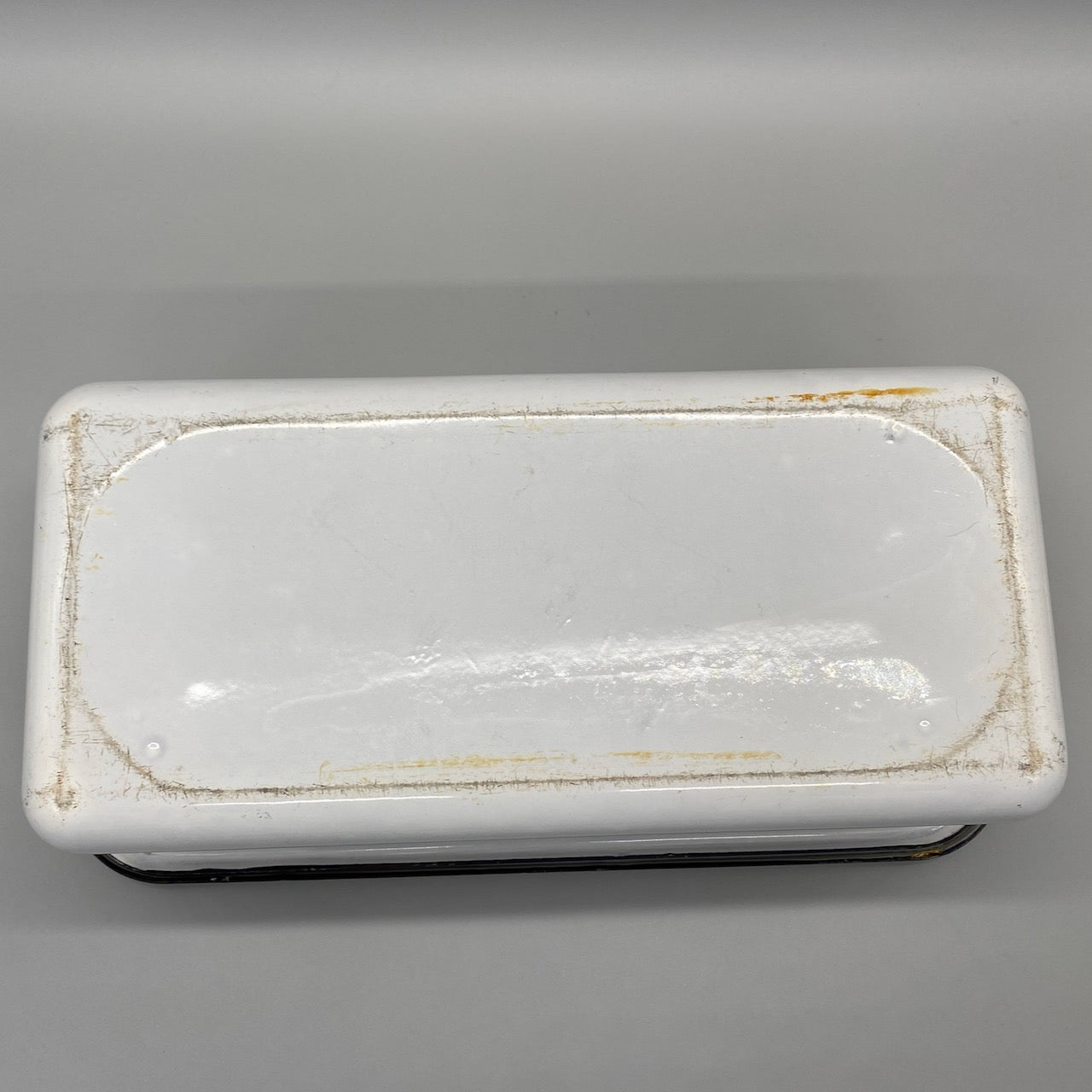 White Enamel Pan with Lid