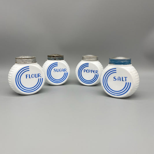 Vintage Round Shaker Set