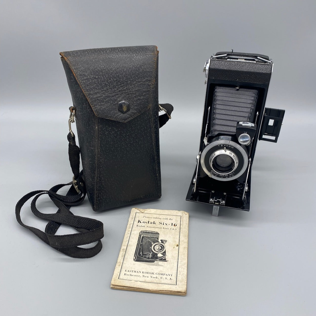 Kodak Six-16 with case