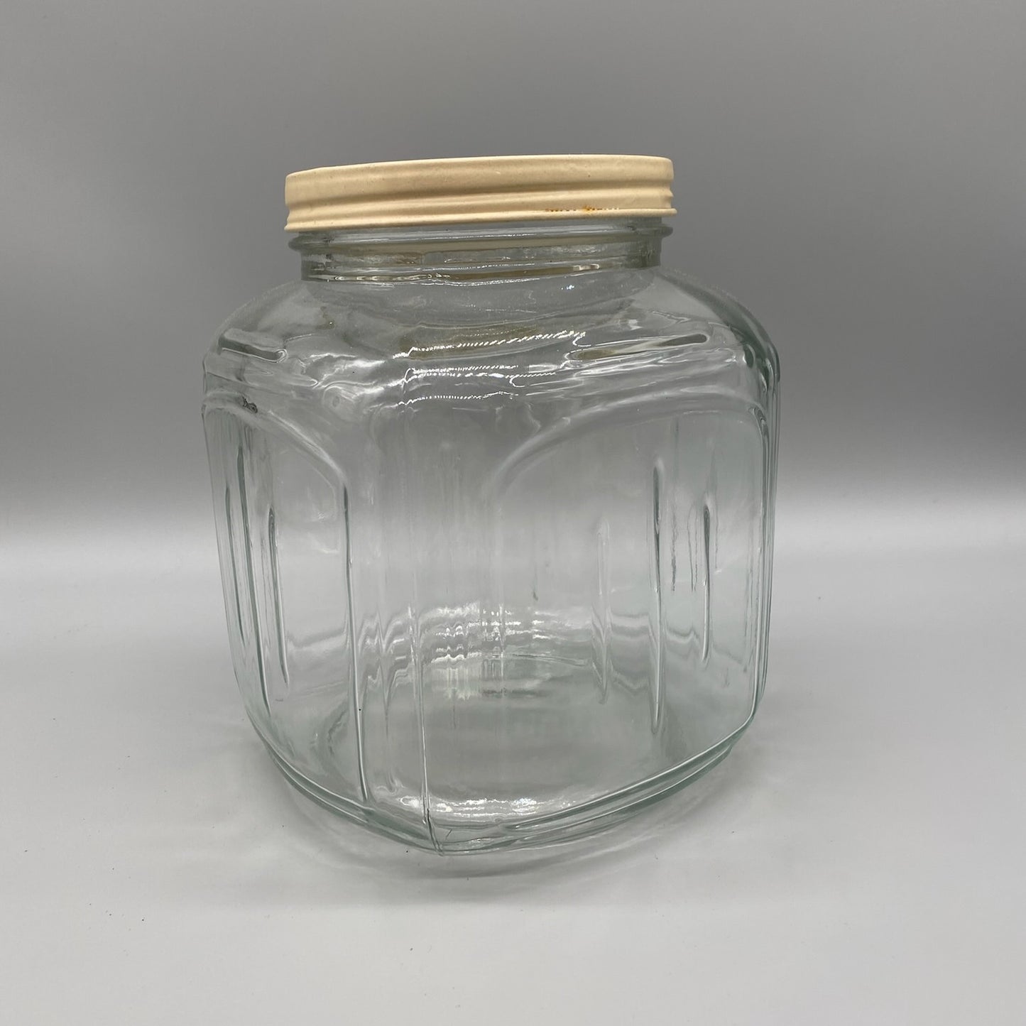 Jar with Crème Color Lid