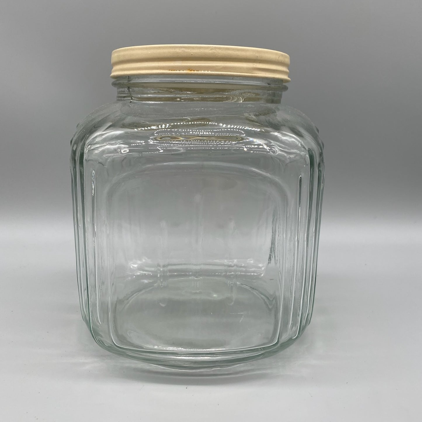 Jar with Crème Color Lid